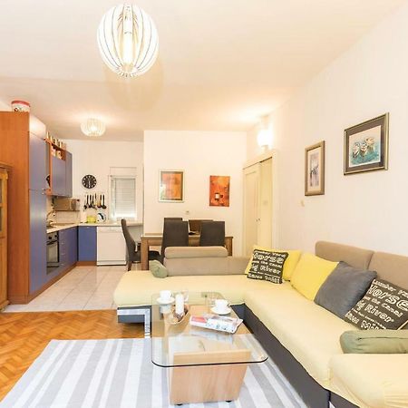 Lovely Apartment In Makarska With Wifi Экстерьер фото