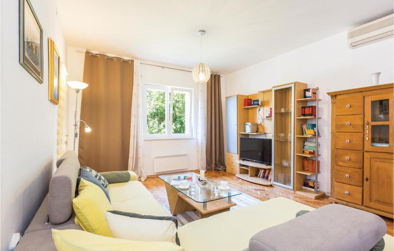 Lovely Apartment In Makarska With Wifi Экстерьер фото