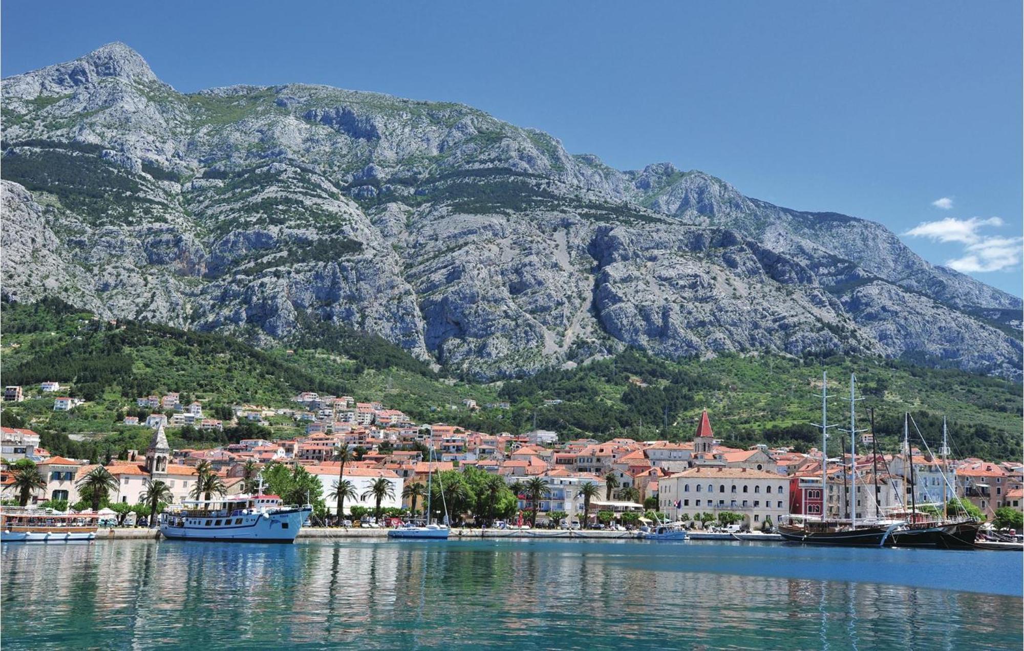 Lovely Apartment In Makarska With Wifi Экстерьер фото