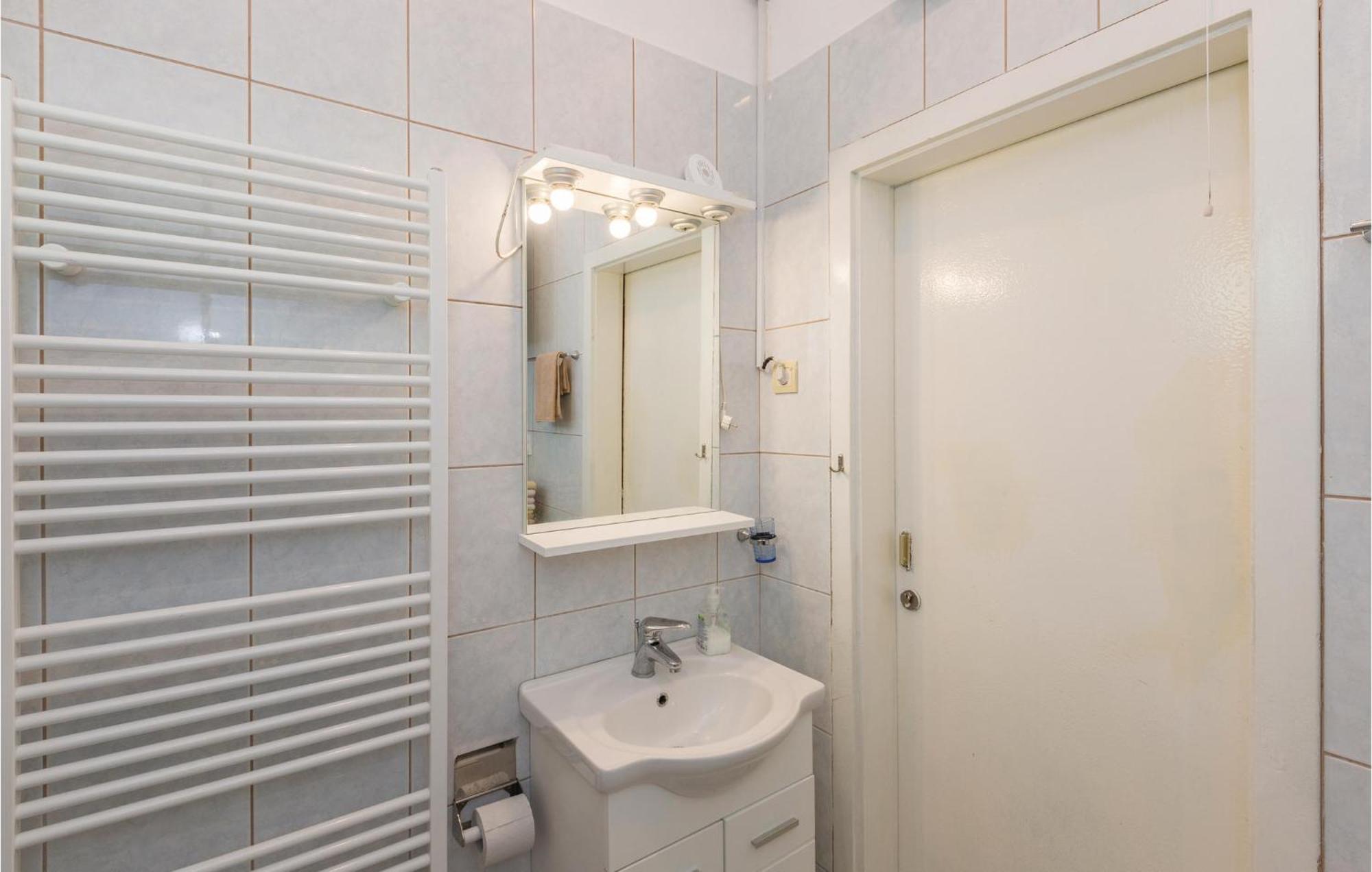 Lovely Apartment In Makarska With Wifi Экстерьер фото