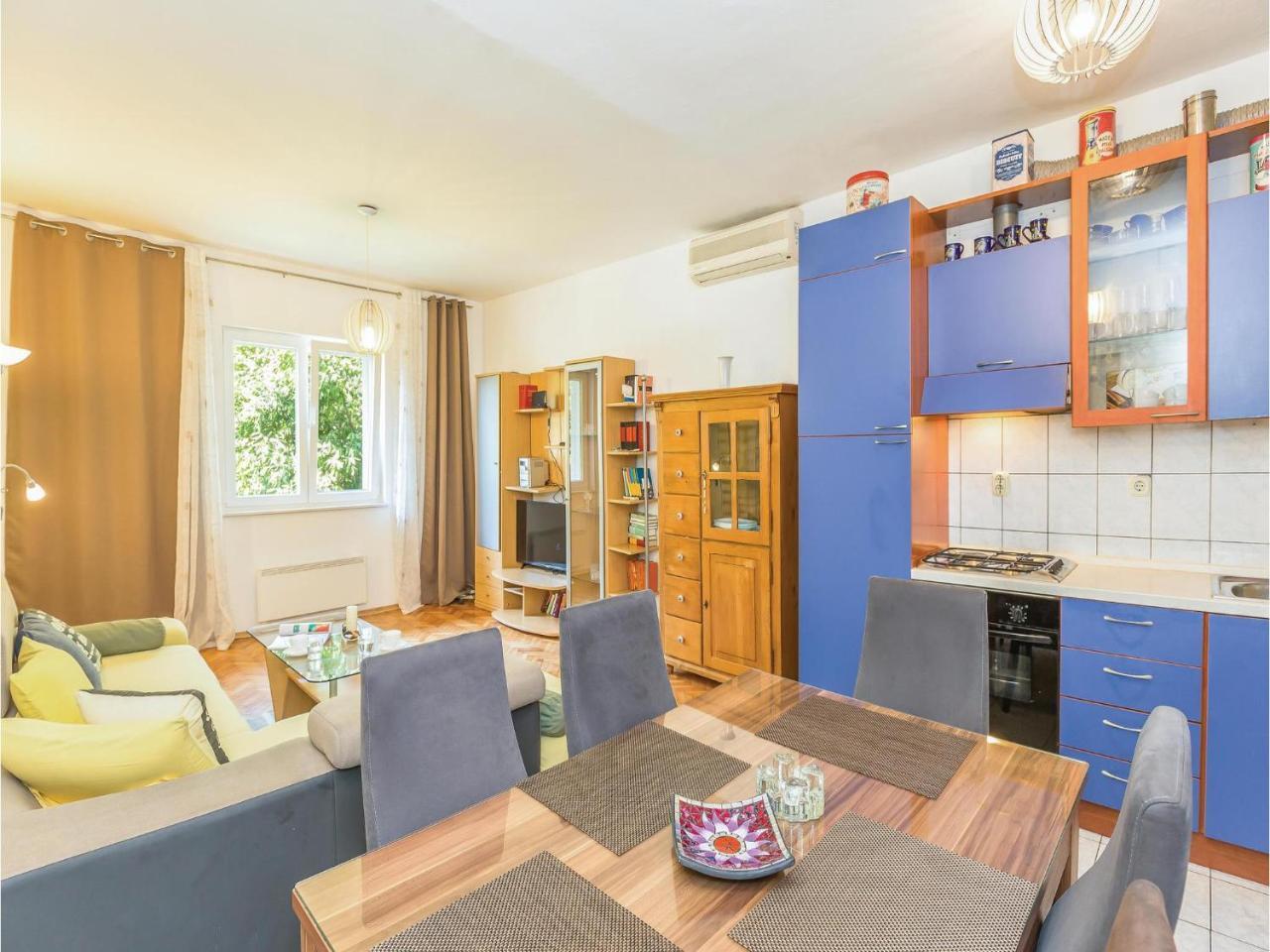 Lovely Apartment In Makarska With Wifi Экстерьер фото
