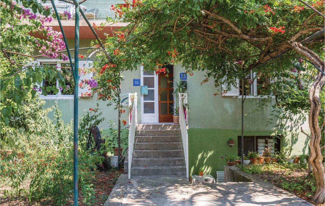 Lovely Apartment In Makarska With Wifi Экстерьер фото
