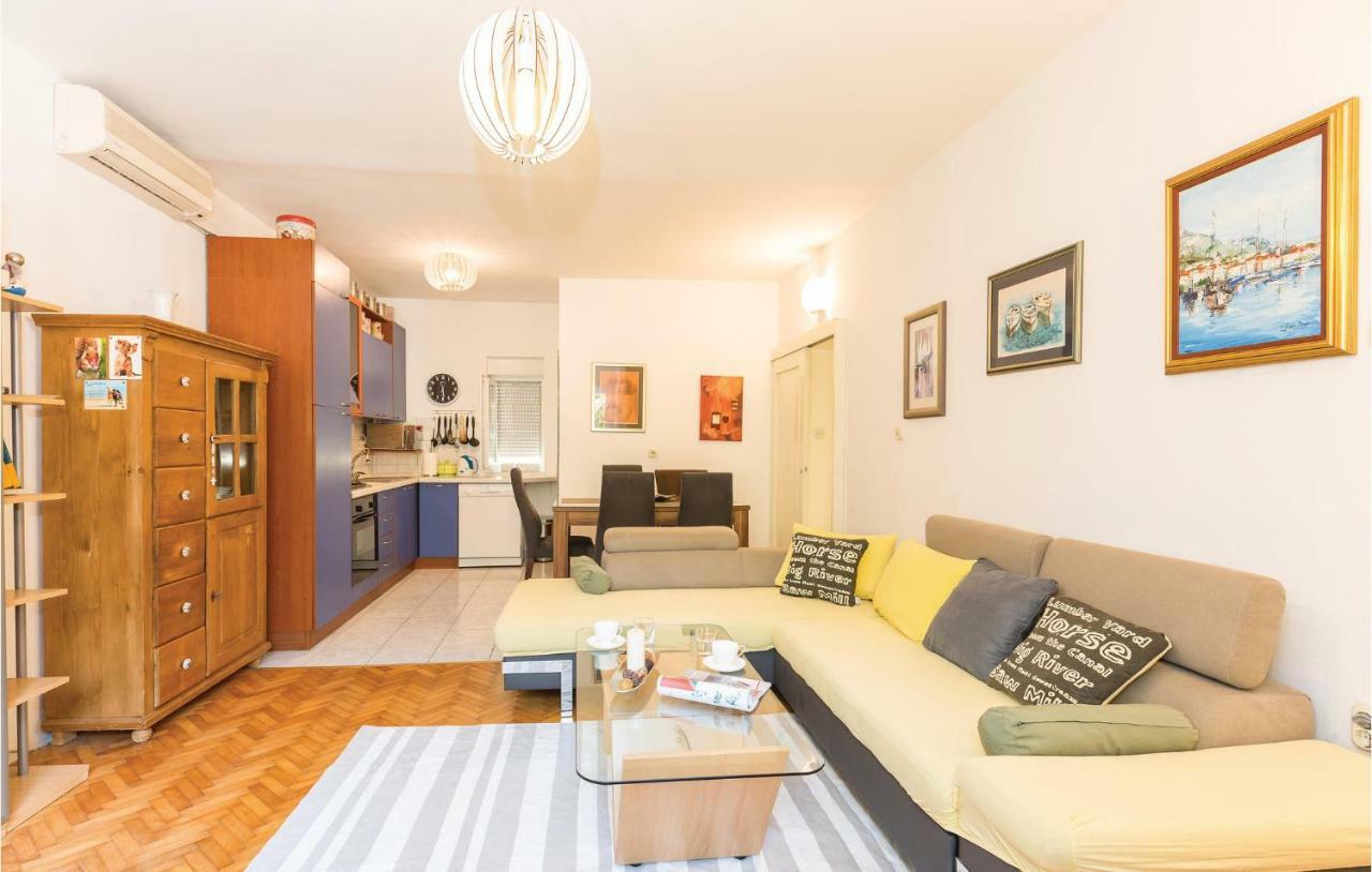 Lovely Apartment In Makarska With Wifi Экстерьер фото